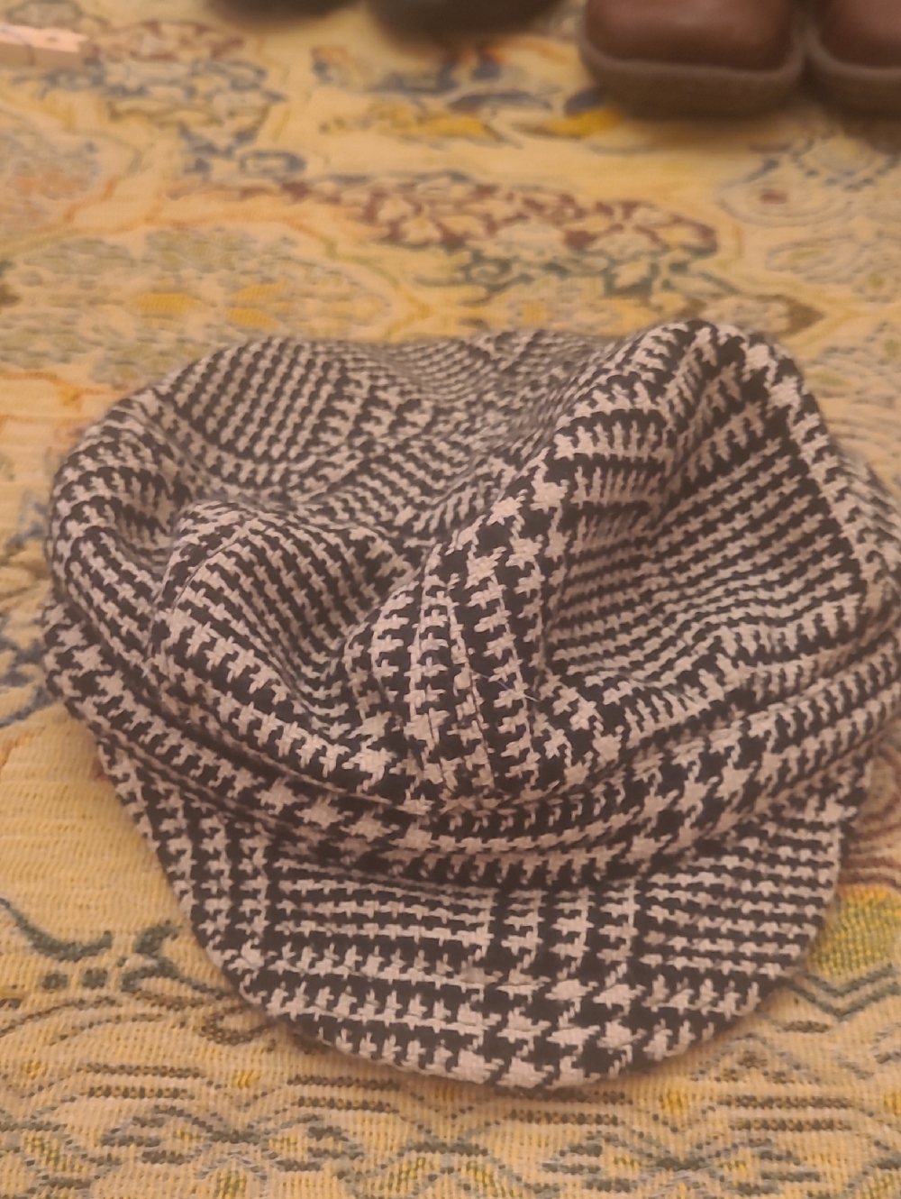 Men's Black & White Houndstooth Flat Cap - Classic Casual Hat